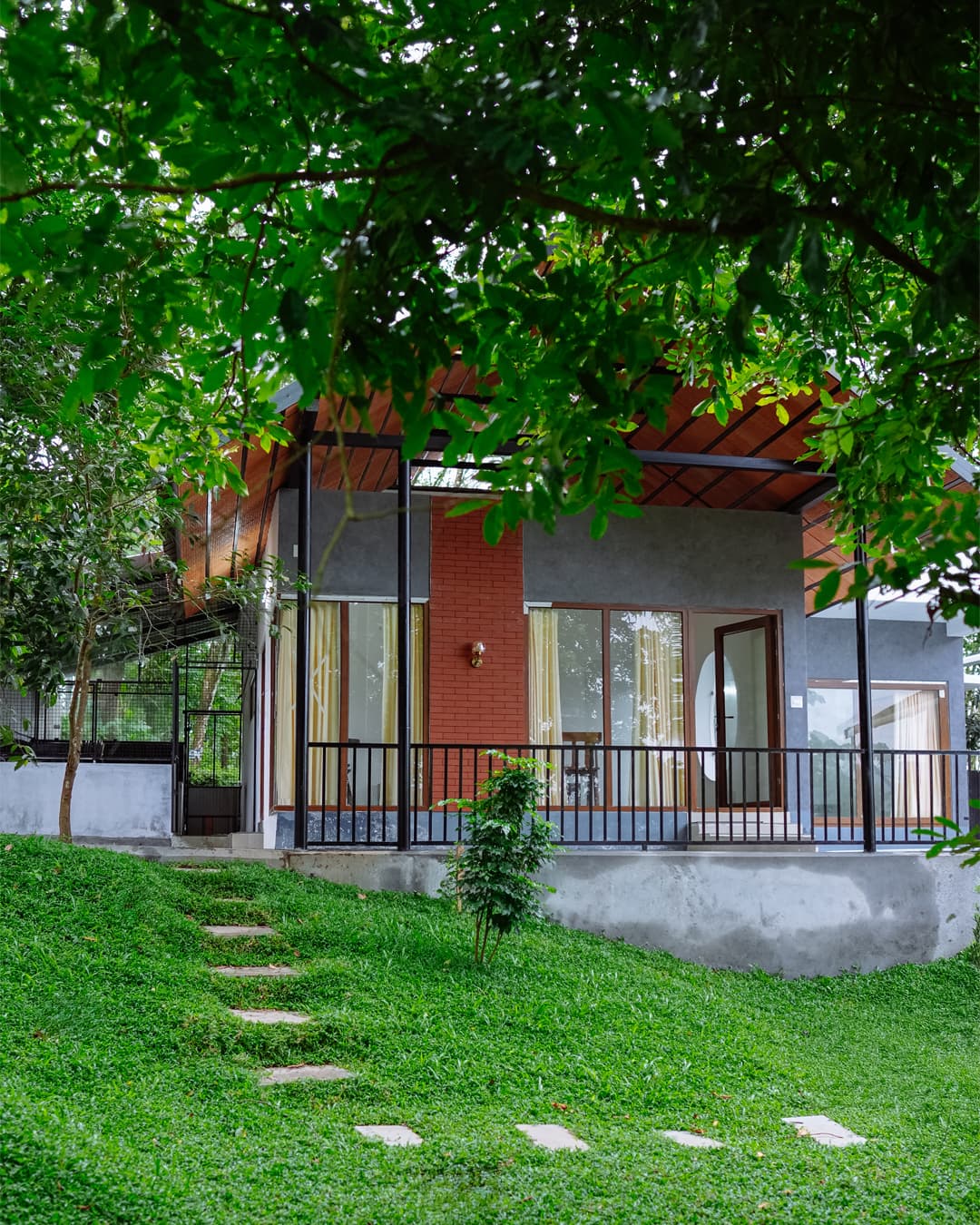 Thanal Villa – private infinity pool with forest backdrop